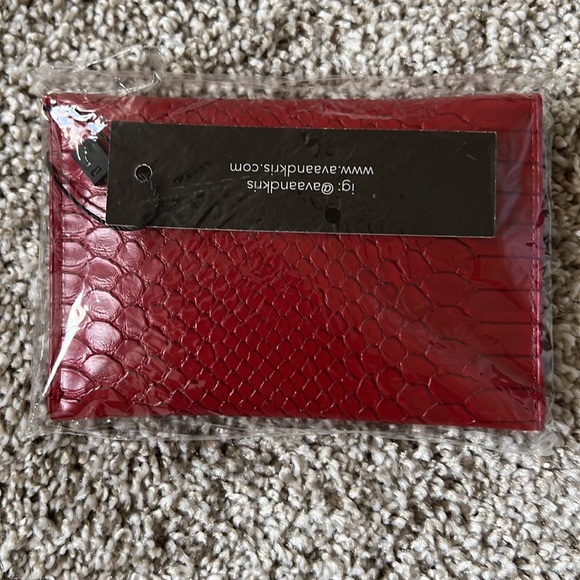 Ava and Kris Meg Ruby Red Snakeskin Wallet purse - Picture 3 of 6